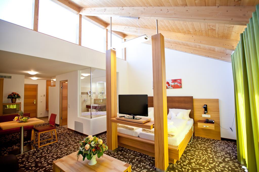 Hotel Und Appartementhof Waldeck Bad Füssing Εξωτερικό φωτογραφία